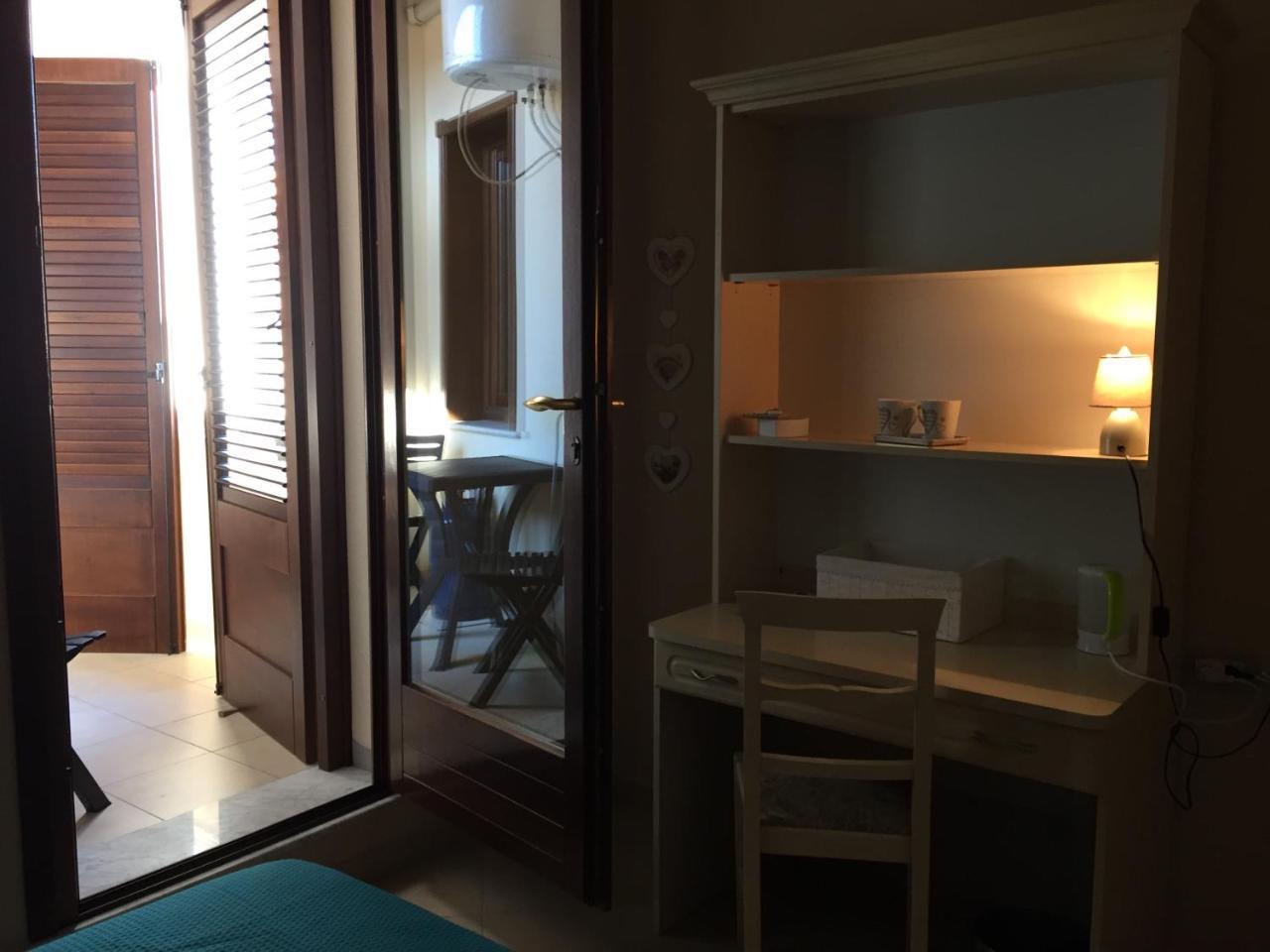 Sardinia Re Guest House Сассари Экстерьер фото