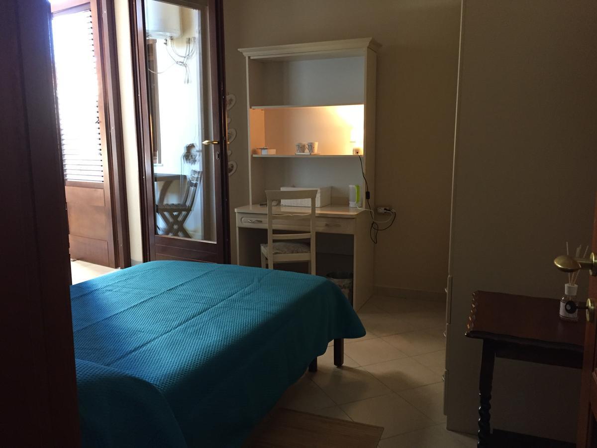 Sardinia Re Guest House Сассари Экстерьер фото